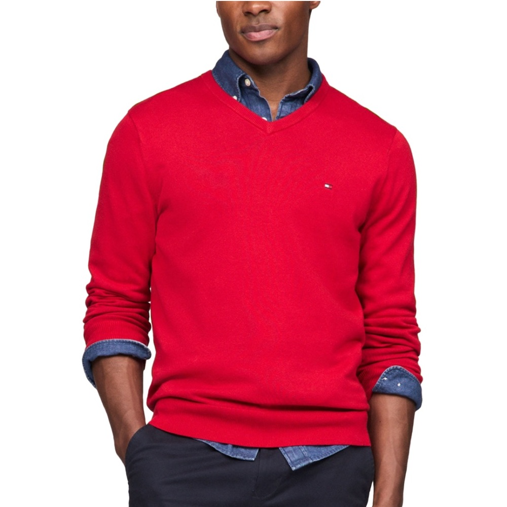 Tommy Hilfiger
Men's Essential Solid V-Neck Sweater